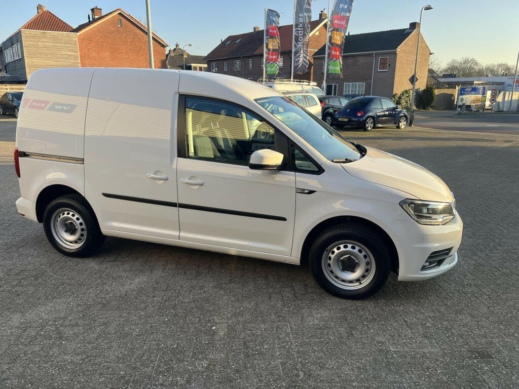 Volkswagen-Caddy-thumb