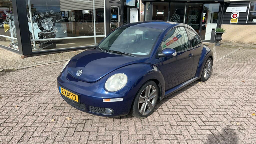 Volkswagen-New Beetle-thumb