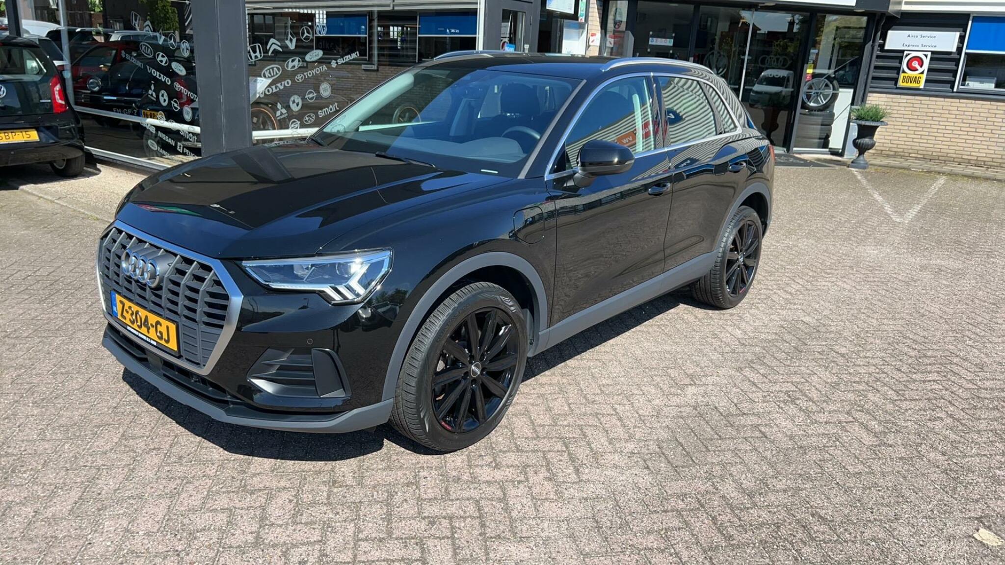 Audi-Q3-0